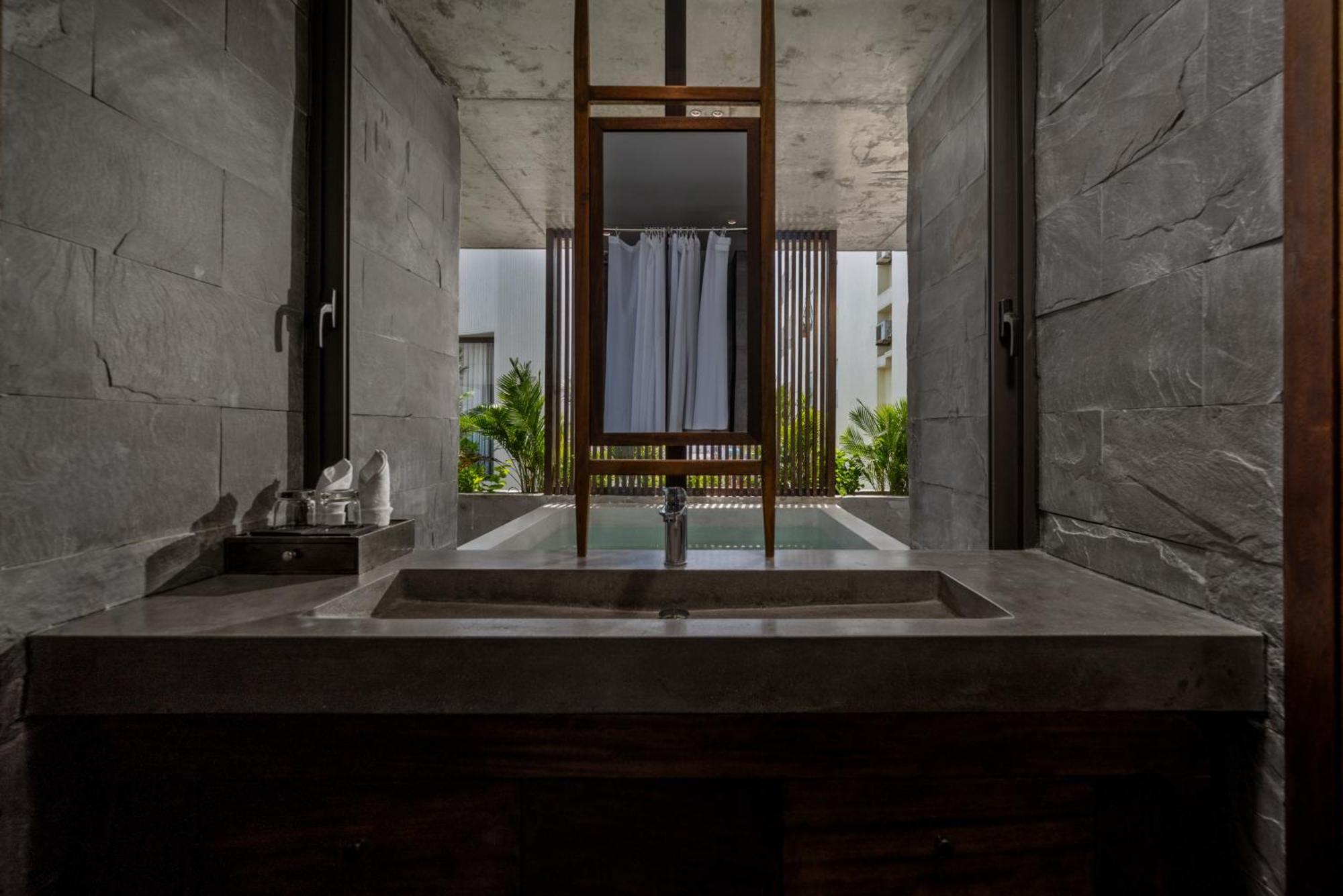 The Hem Hotel And Apartment Danang Exterior photo